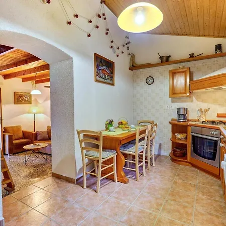 Casa Aromatica Maria Holiday home *