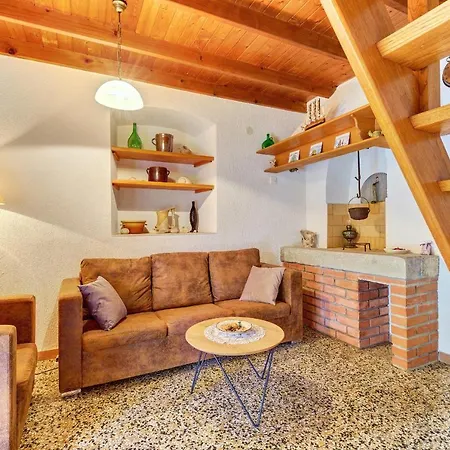 Casa Aromatica Maria Holiday home
